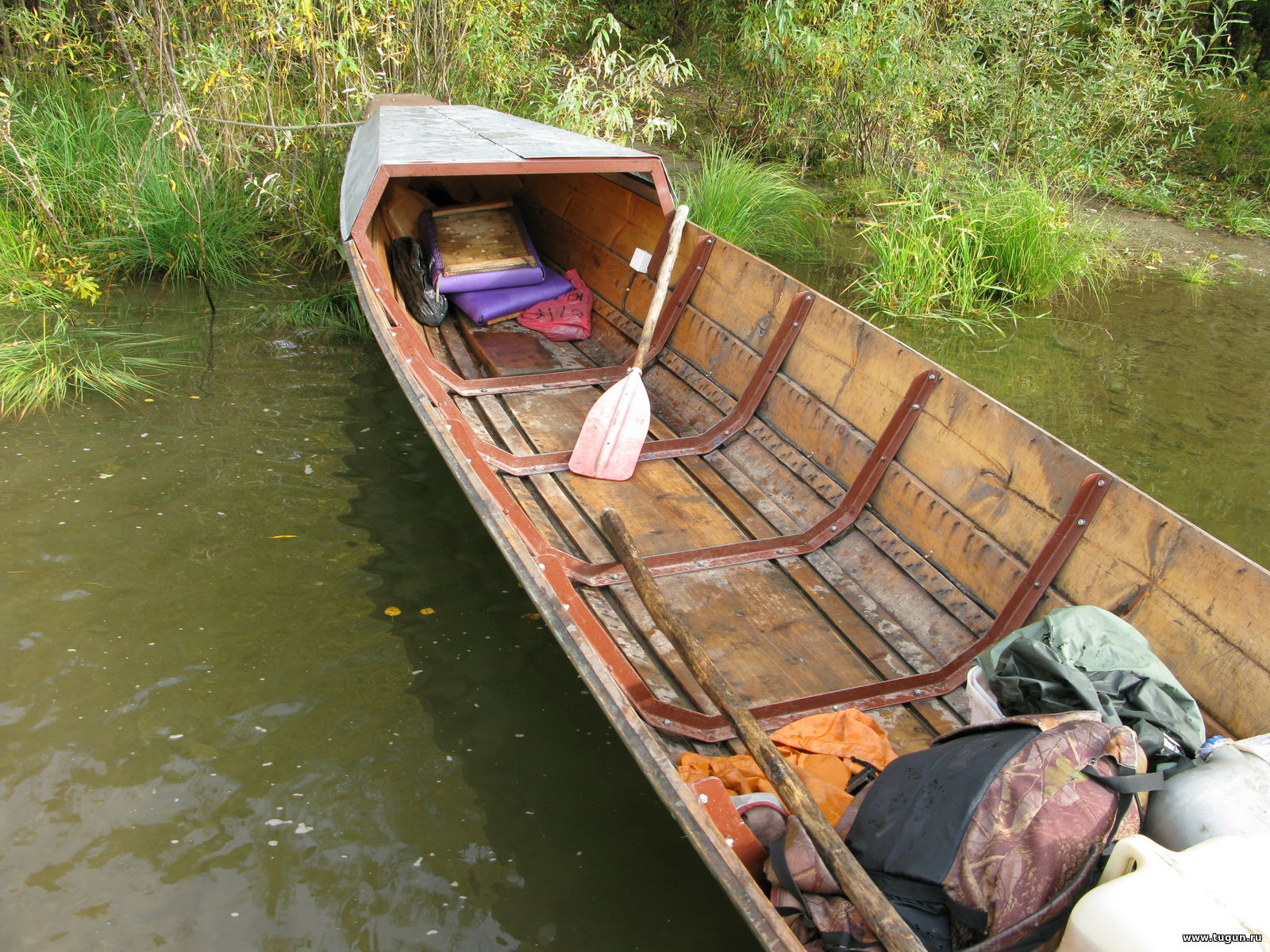Лодка для мелких рек