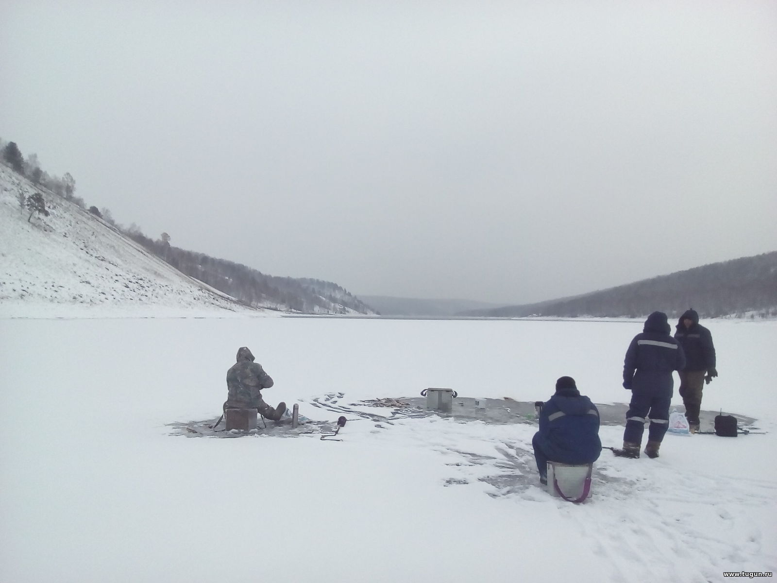 Залив Красноярского моря зимой